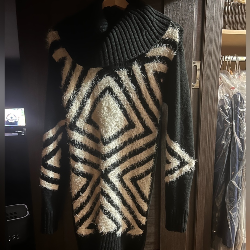 Long XOXO sweater